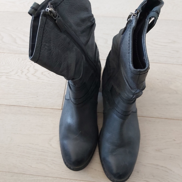 COPY - Blonde boots - Picture 1 of 5